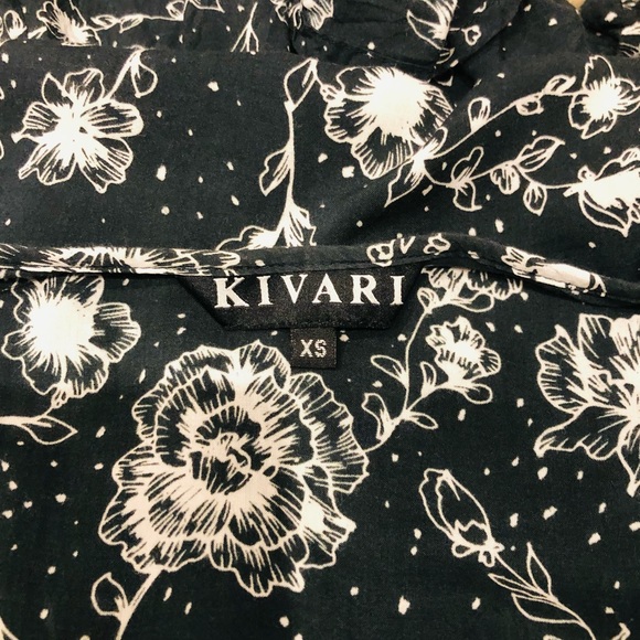 KIVARI Navy & White Floral Playsuit Romper XS Front Tie, Elastic Waist, Pockets - Picture 12 of 12